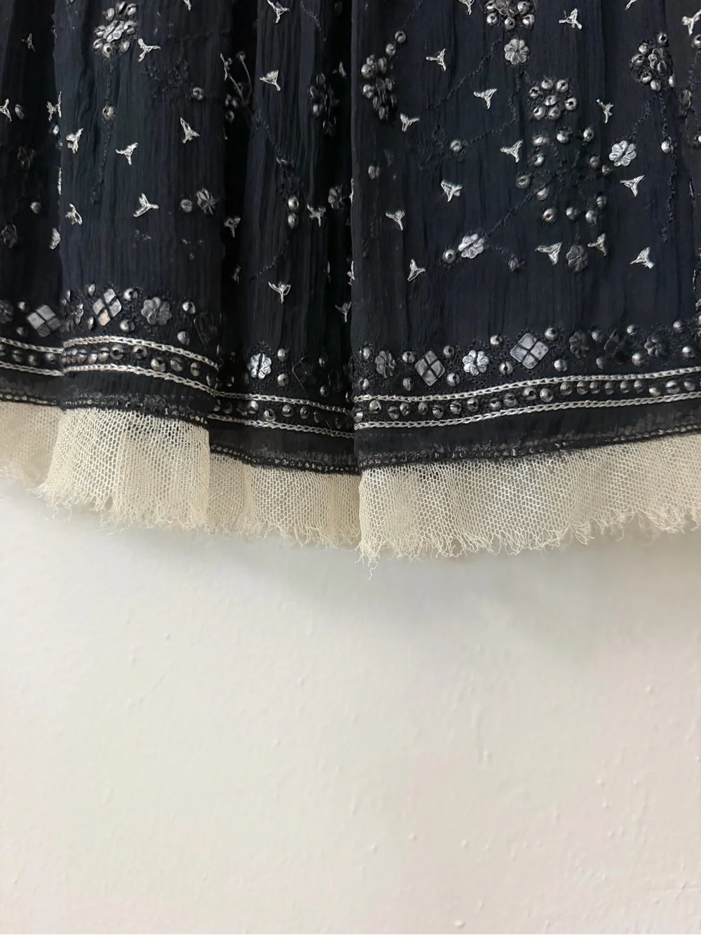Black Elie Tahari silk skirt